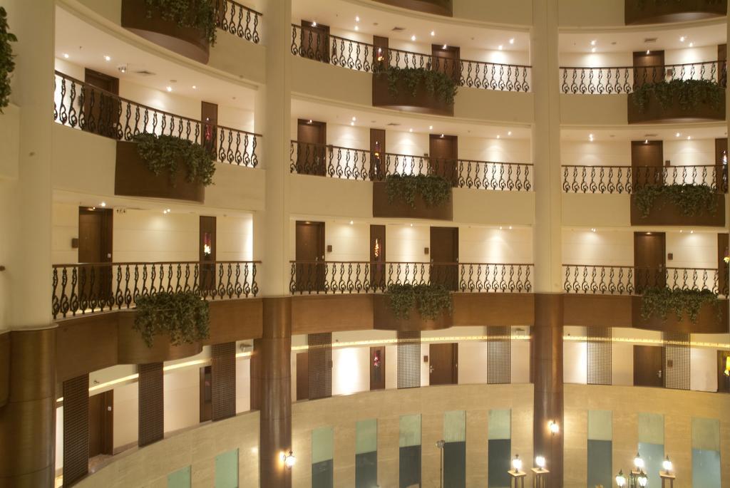 Savoy Suites גרייטר נוידה מראה חיצוני תמונה