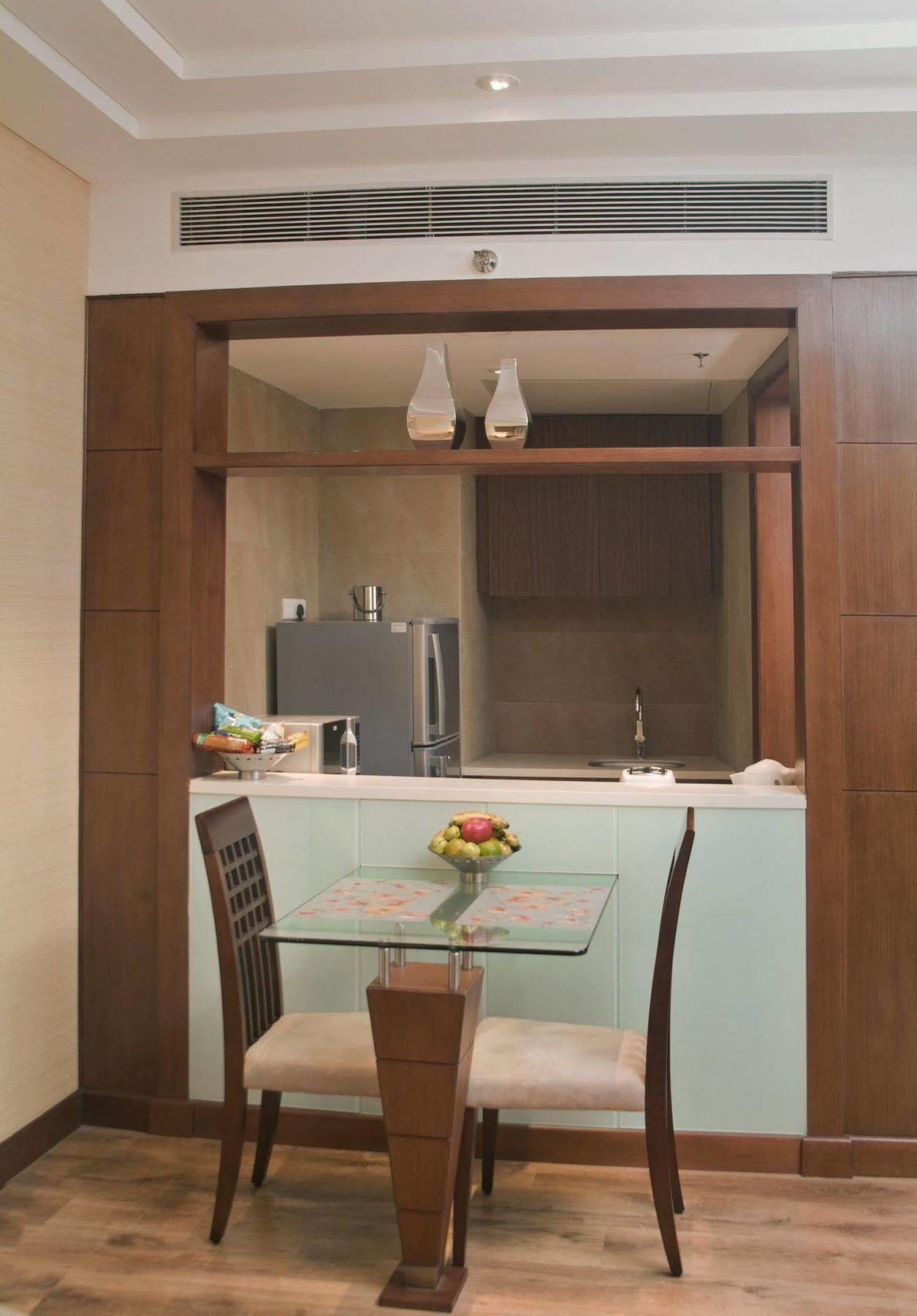 Savoy Suites גרייטר נוידה מראה חיצוני תמונה