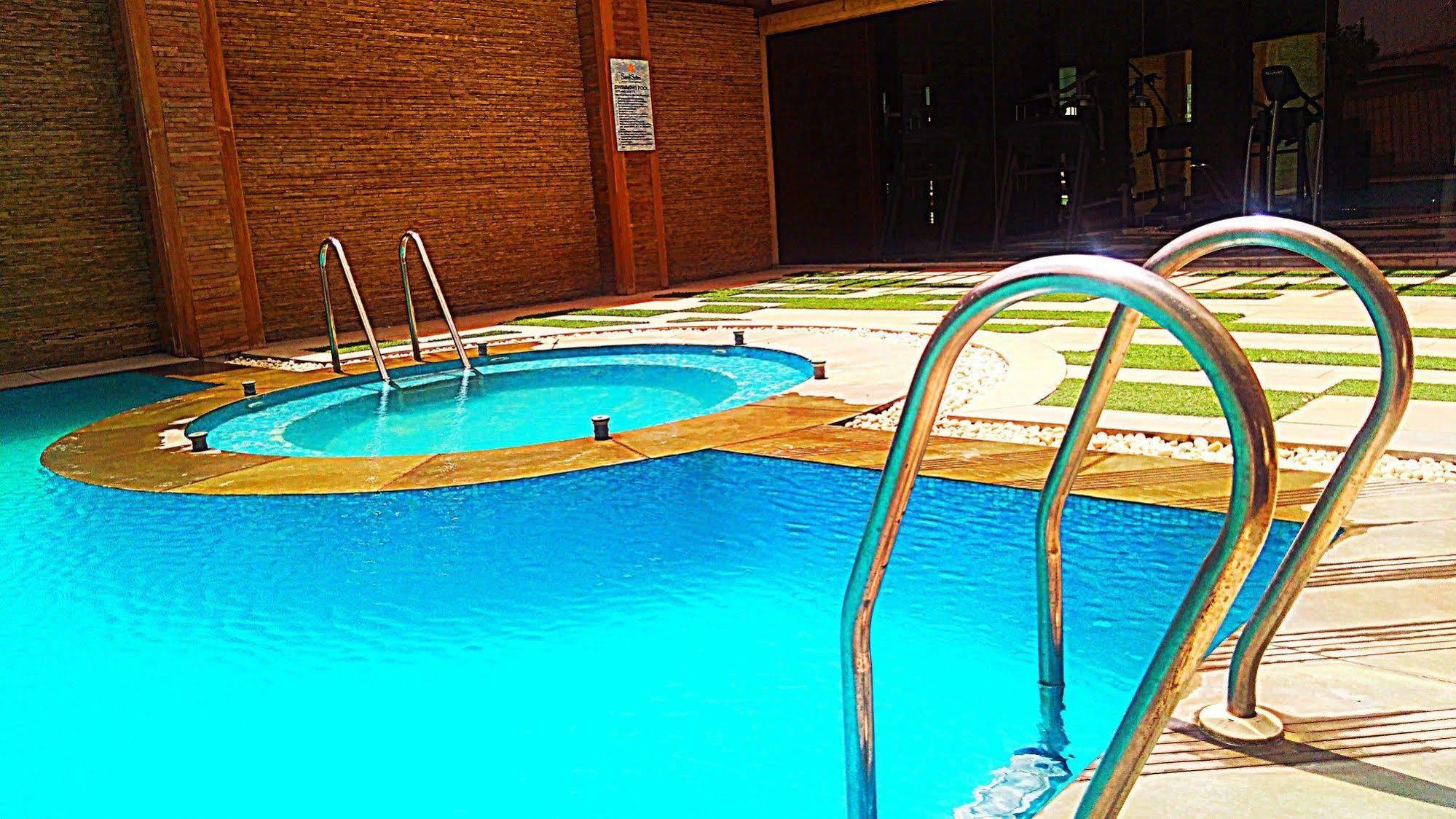 Savoy Suites גרייטר נוידה מראה חיצוני תמונה