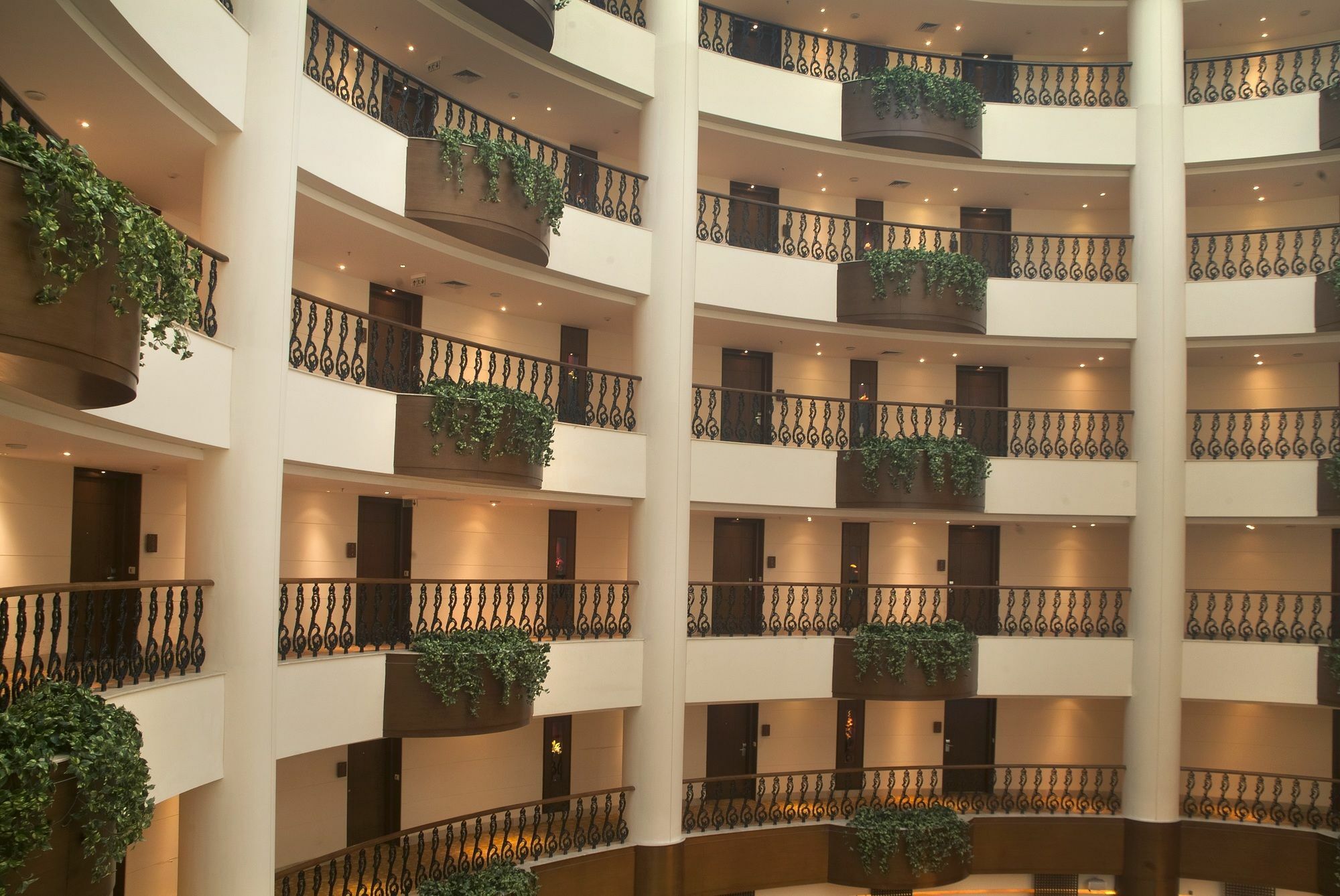Savoy Suites גרייטר נוידה מראה חיצוני תמונה