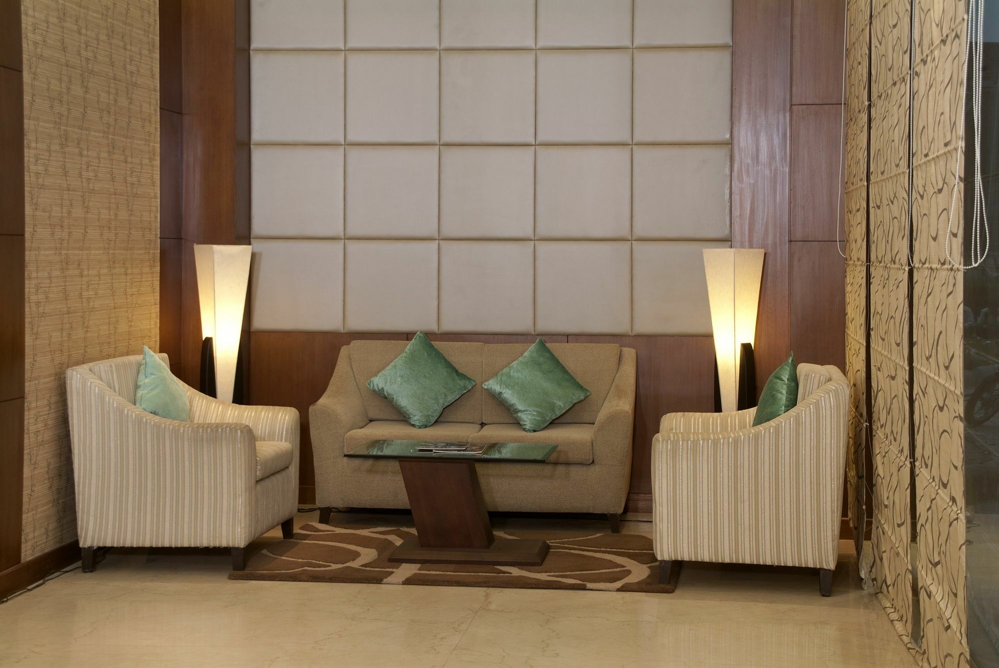 Savoy Suites גרייטר נוידה מראה חיצוני תמונה
